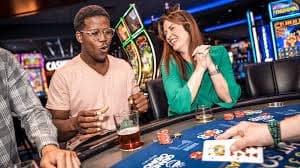 Capsa Susun hand ranking guide showing poker combinations from high card to royal flush